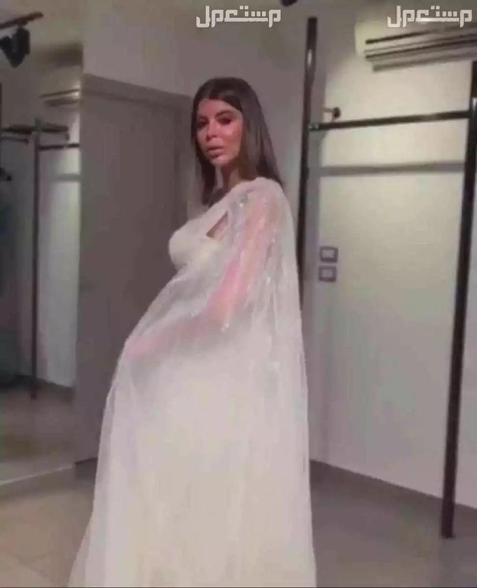 فستان سهرة فخم بسعر ألف ريال سعودي