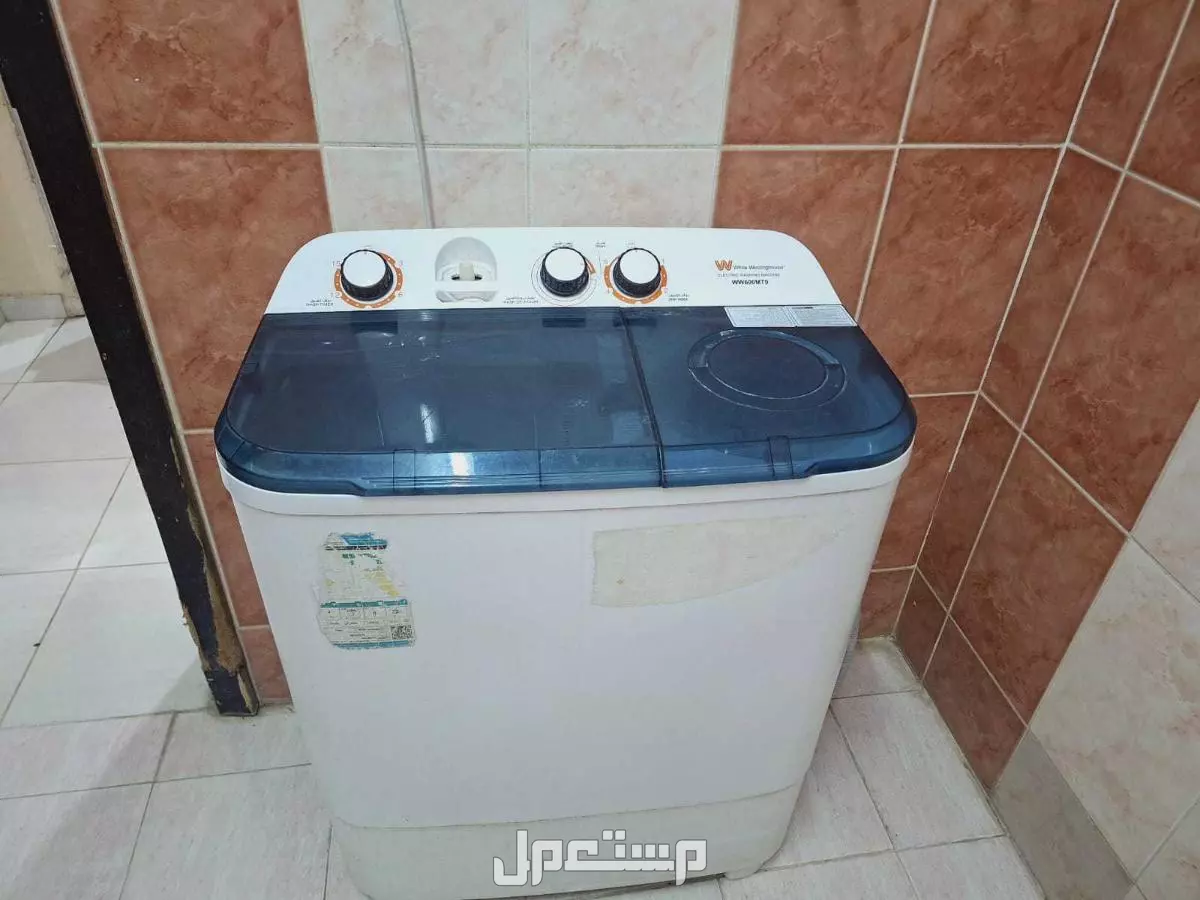 للبيع عدد 2 غسالة عادية ومكيف بينبع البحر قريب من شارع رغد 150 ريال