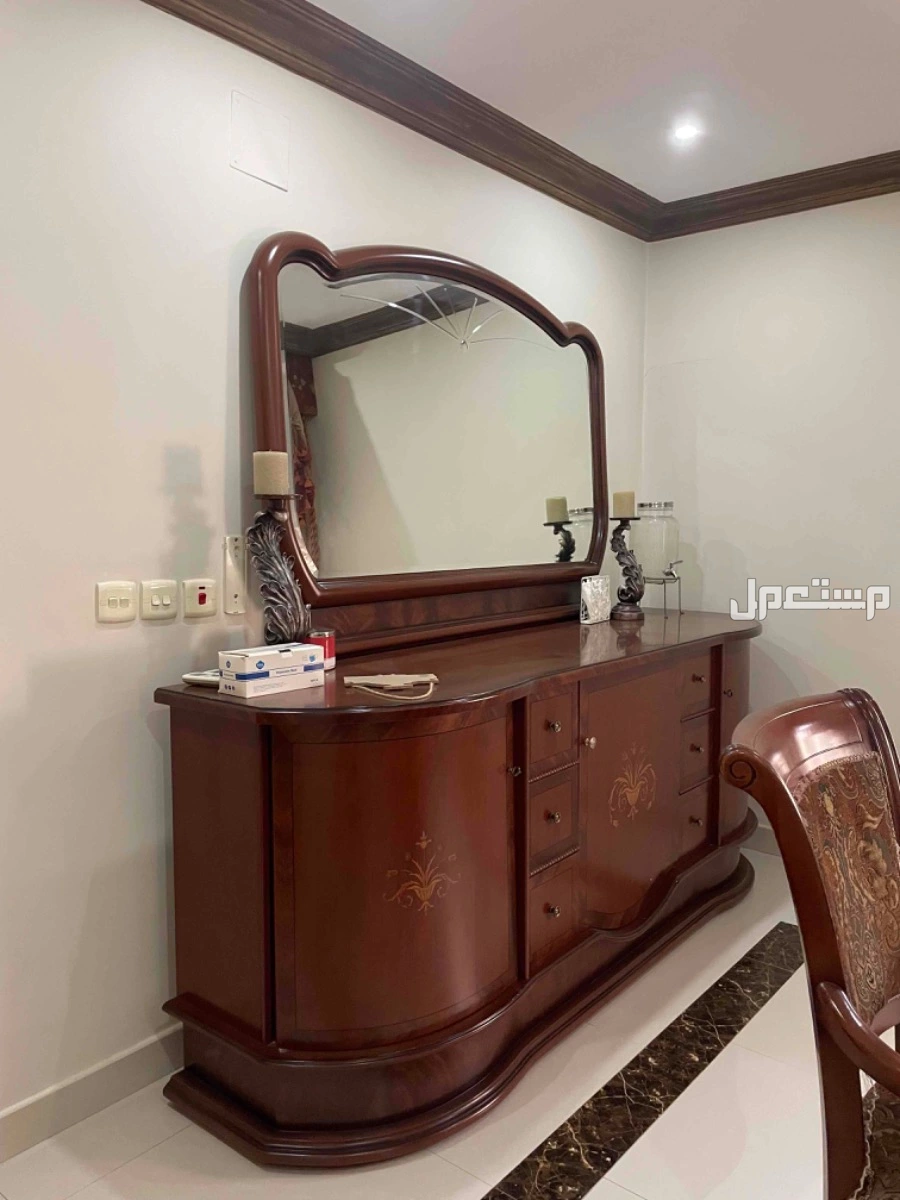 غرفة طعام فخمة وكلاسيكية في الرياض بسعر 5 آلاف ريال سعودي