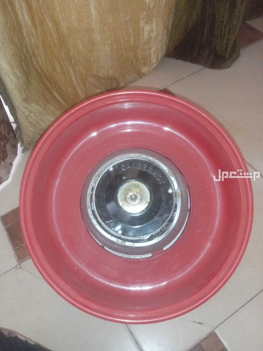 مكينه غزل البنات استعمال خفيف جدا كنت مشترياها من امازون وجاتلي رجل من رجولها مكسوره السعر مناسب جدا وقابل للتفاوض
