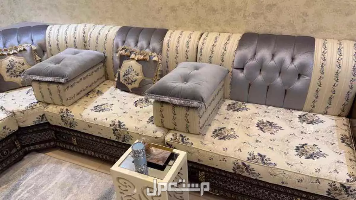 كنب مستعمل قابل للتفاوض  في مكة المكرمة بسعر 1100 ريال سعودي