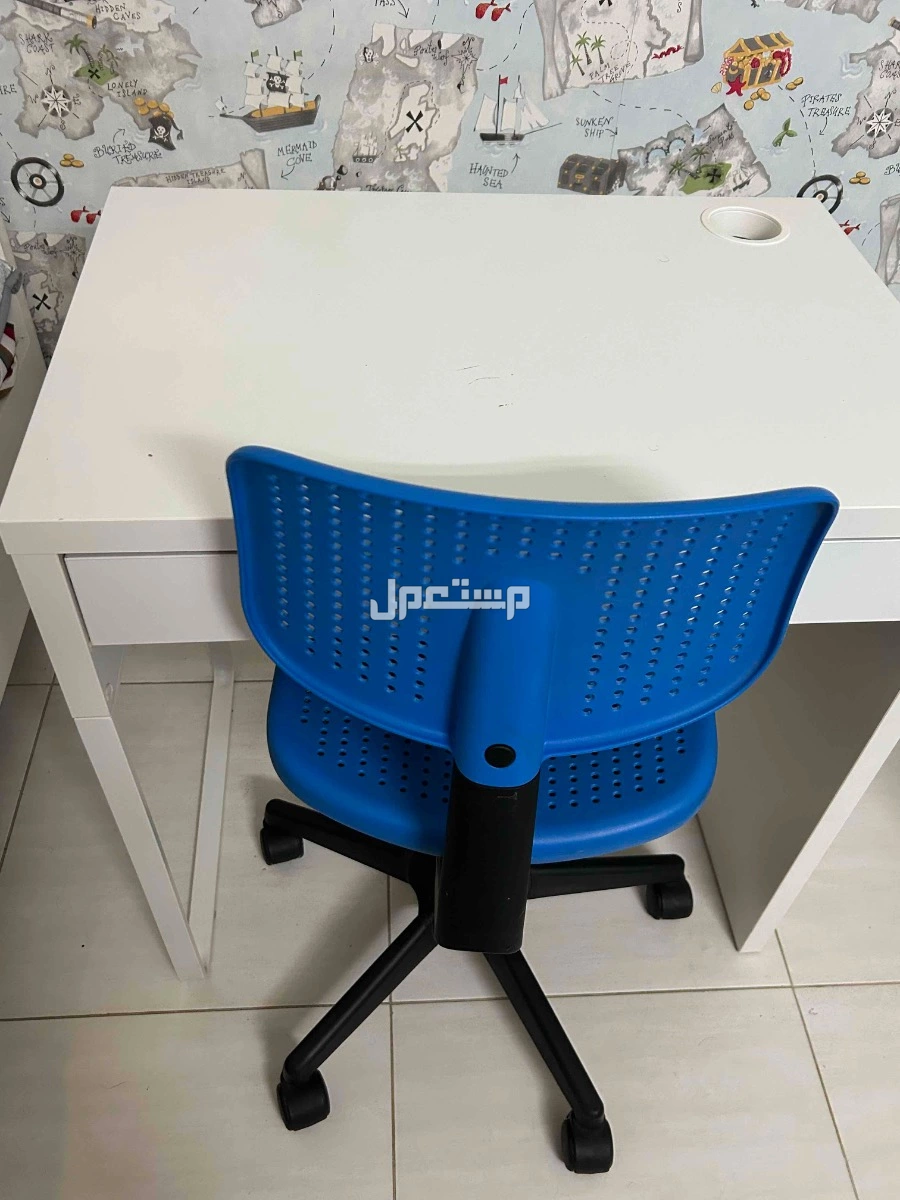 مكتب ايكيا اصلي مع كرسي  في الرياض بسعر 250 ريال سعودي