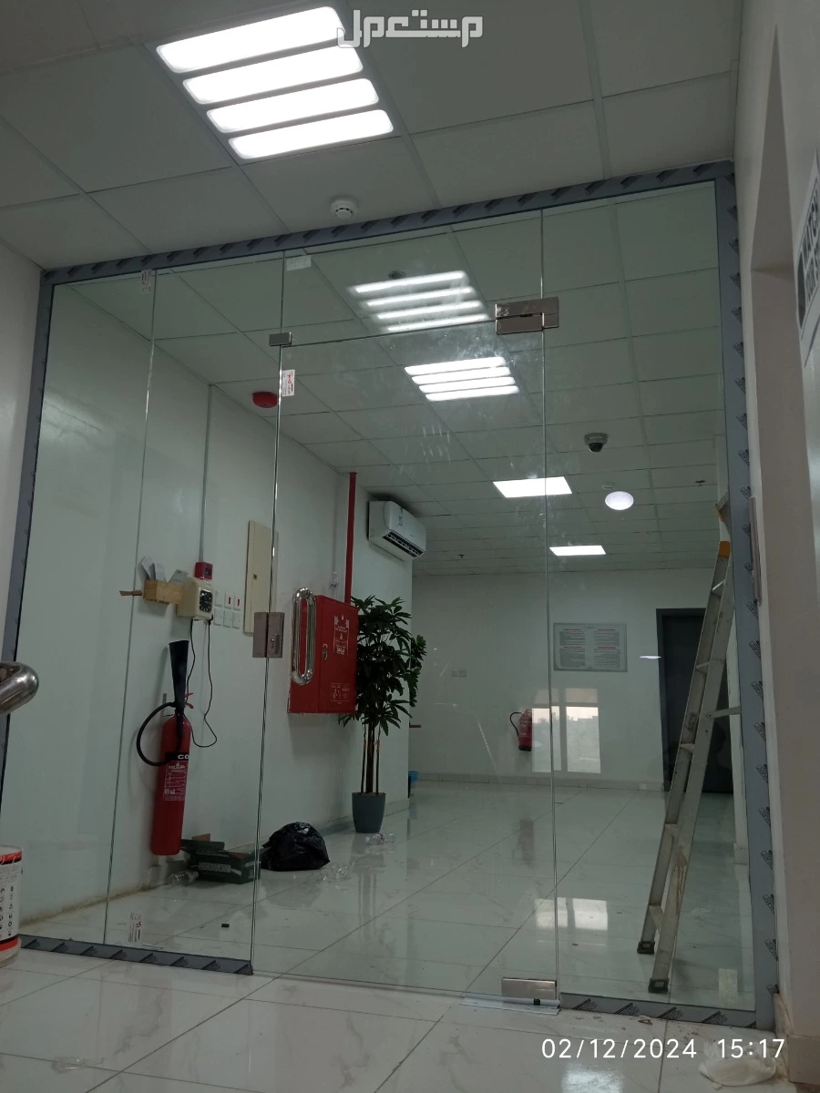 زجاج سكريت جازان توريد وتركيب جميع انواع الزجاج والسكريت
