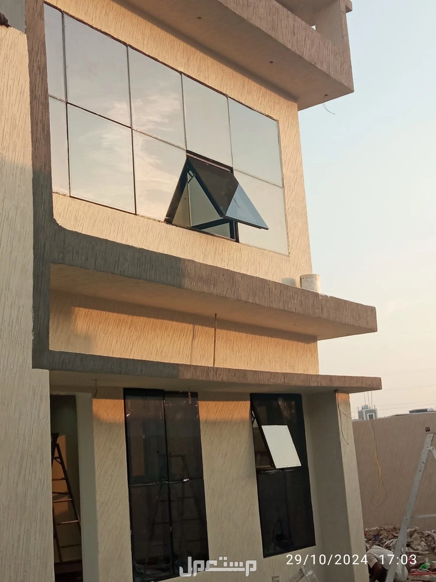 زجاج سكريت جازان توريد وتركيب جميع انواع الزجاج والسكريت