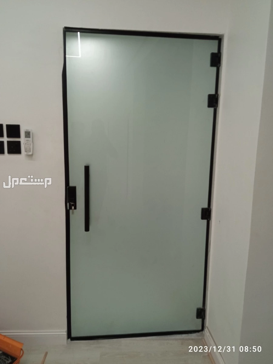 زجاج سكريت جازان توريد وتركيب جميع انواع الزجاج والسكريت