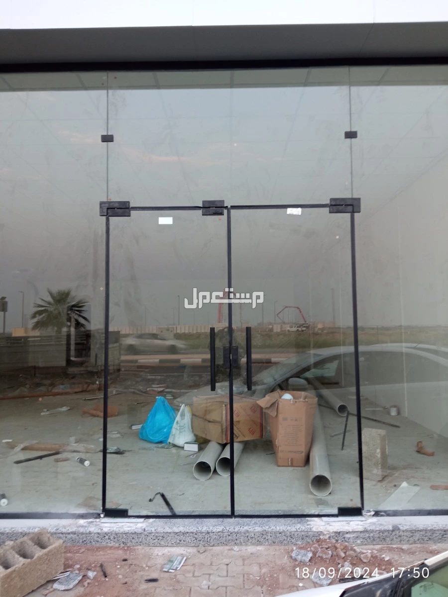 زجاج سكريت جازان توريد وتركيب جميع انواع الزجاج والسكريت