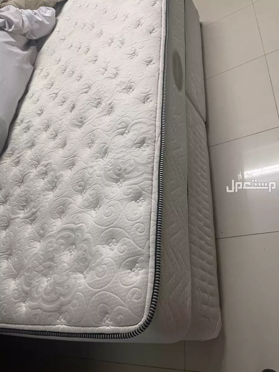 عفش بيت فاخر للبيع بداعي السفر