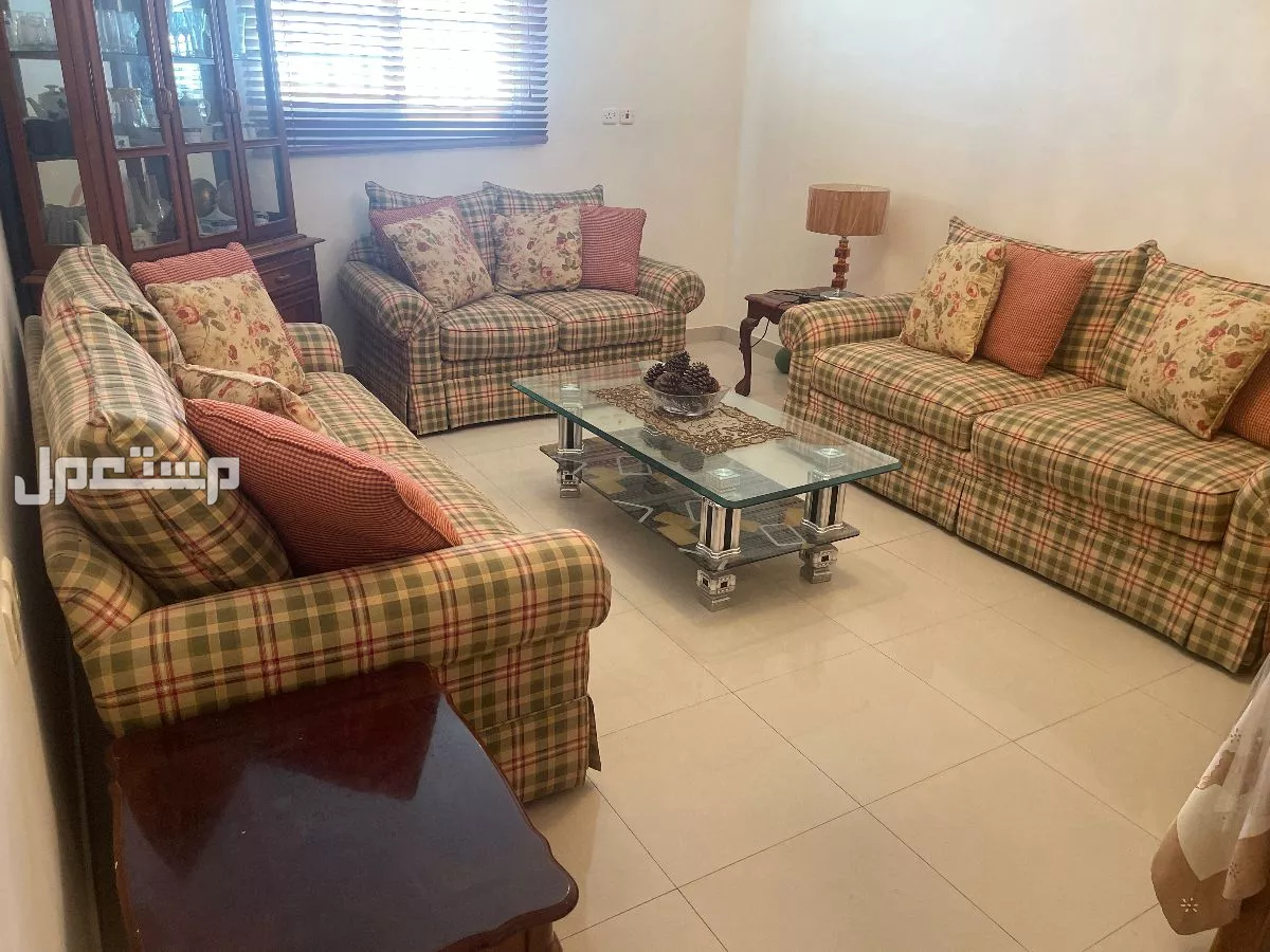 عفش بيت فاخر للبيع بداعي السفر