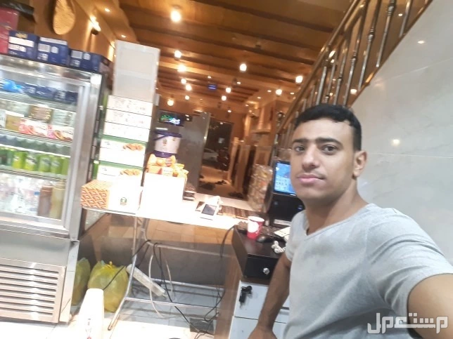 يمني مقيم يبحث علي عمل  بالسعودية