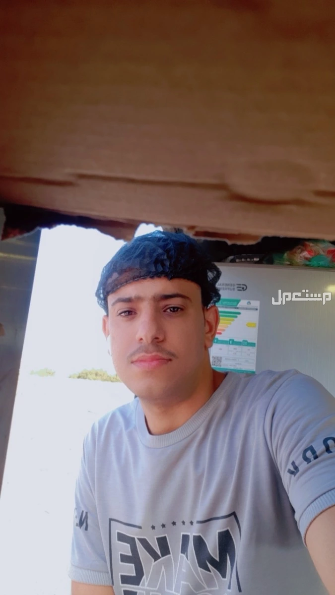 يمني مقيم يبحث علي عمل  بالسعودية