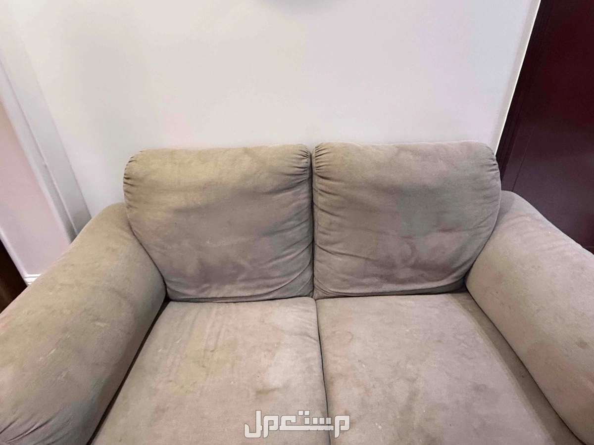 للبيع كنبة من ايكيا مستعمله والسعر قابل للمفاوضه في جدة بسعر 400 ريال سعودي