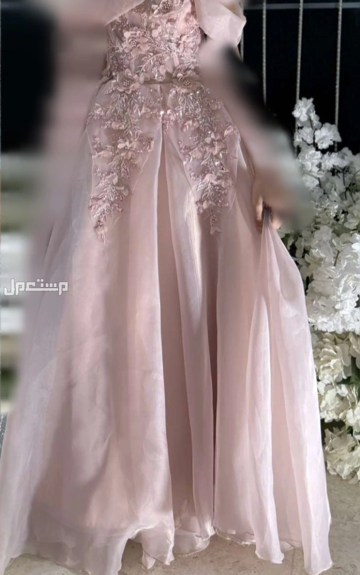فستان سهره وردي ملبوس 5ساعات  في الخبر بسعر 300 ريال سعودي