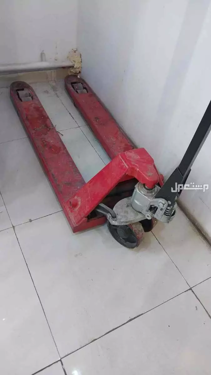 مكيفات تجهيزات محل رفوف في الرياض بسعر 30000 ريال سعودي