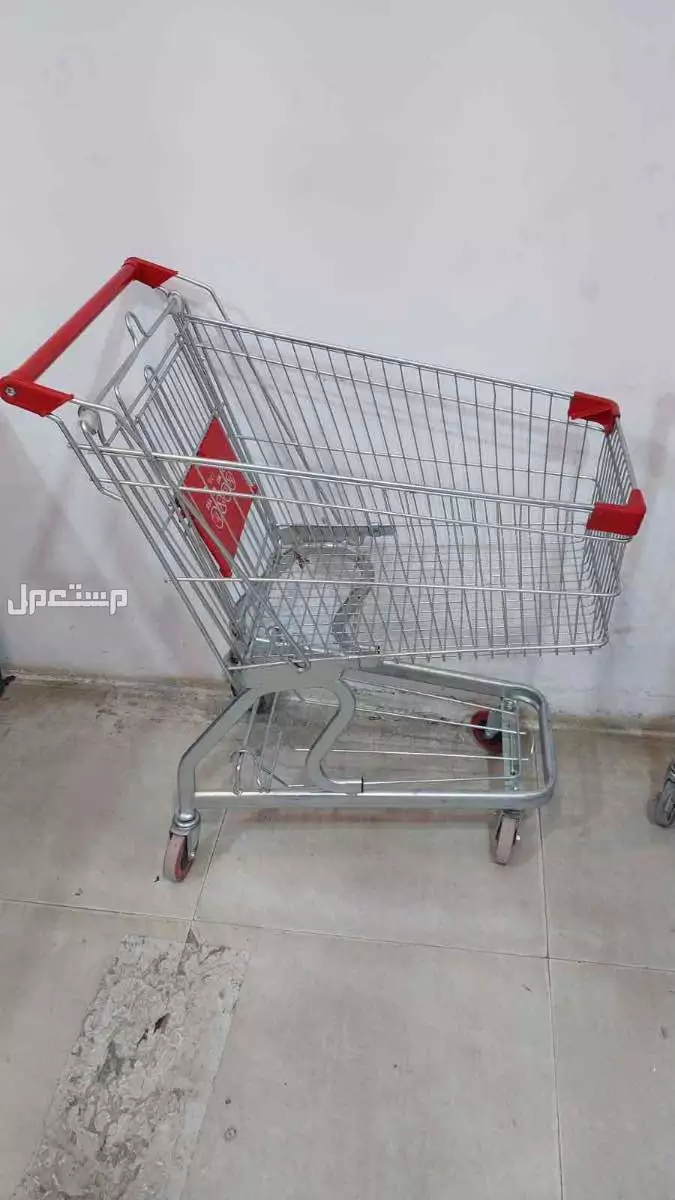 مكيفات تجهيزات محل رفوف في الرياض بسعر 30000 ريال سعودي