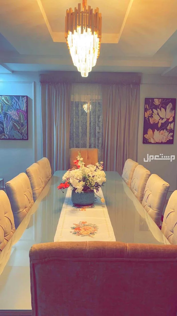 اثاث مجلس نساء للبيع كامل مع طاولة طعام وكراسي ل 10 اشخاص