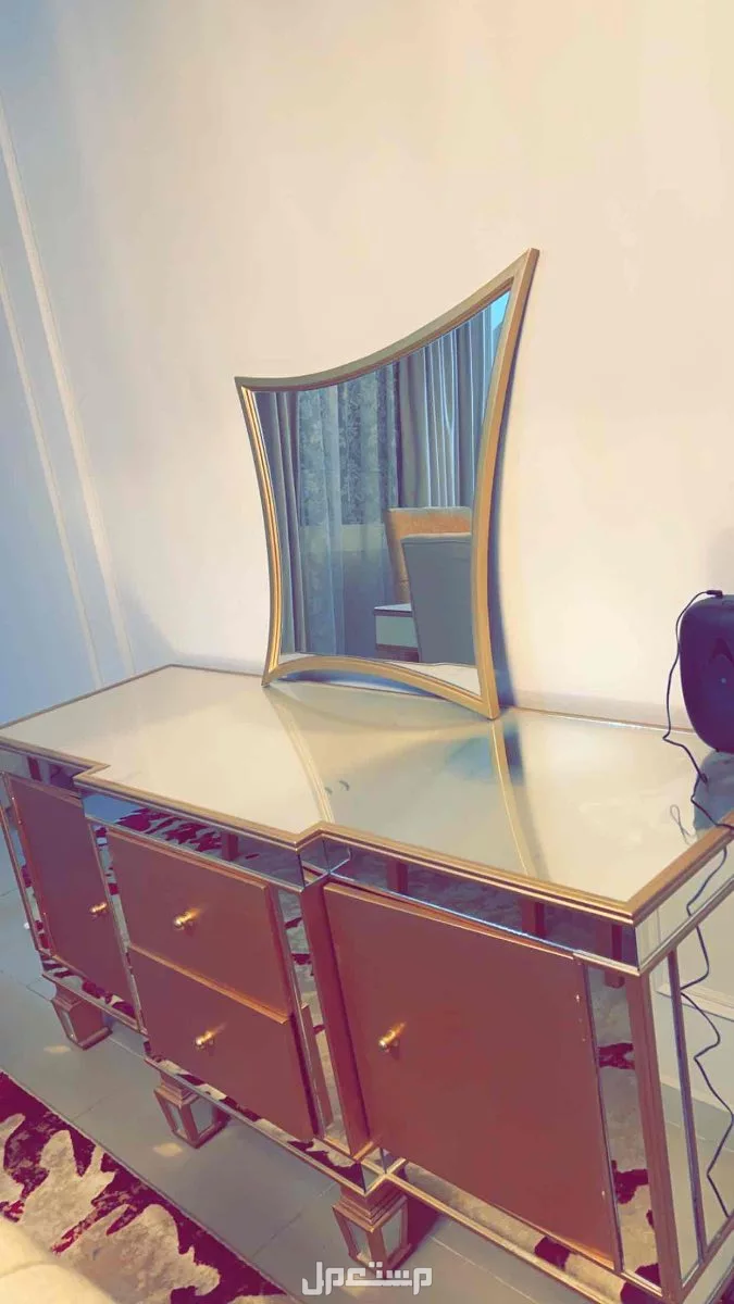 اثاث مجلس نساء للبيع كامل مع طاولة طعام وكراسي ل 10 اشخاص