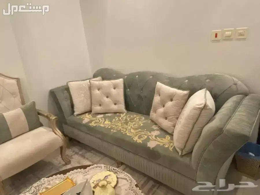 كنب تركي للبيع مع الطاولات 2000 ريال