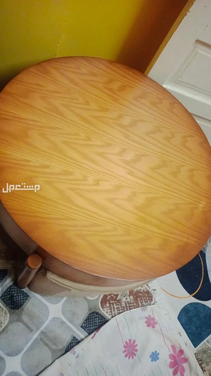 الوراق الجيزة . شارع القوميه للبيع ترابيزة خشب زان احمر بسعر 4000