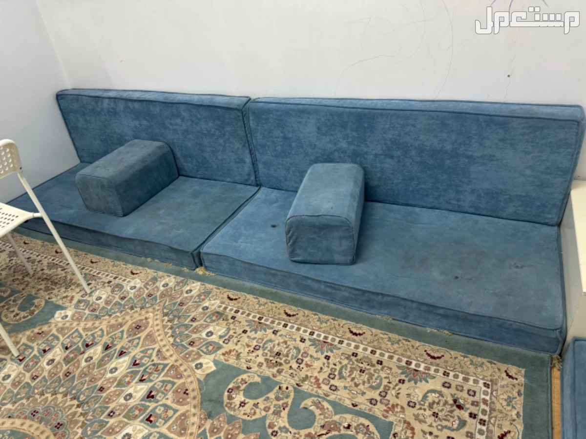 جلسة ارضيه بحاله ممتازه  في الرياض بسعر 250 ريال سعودي