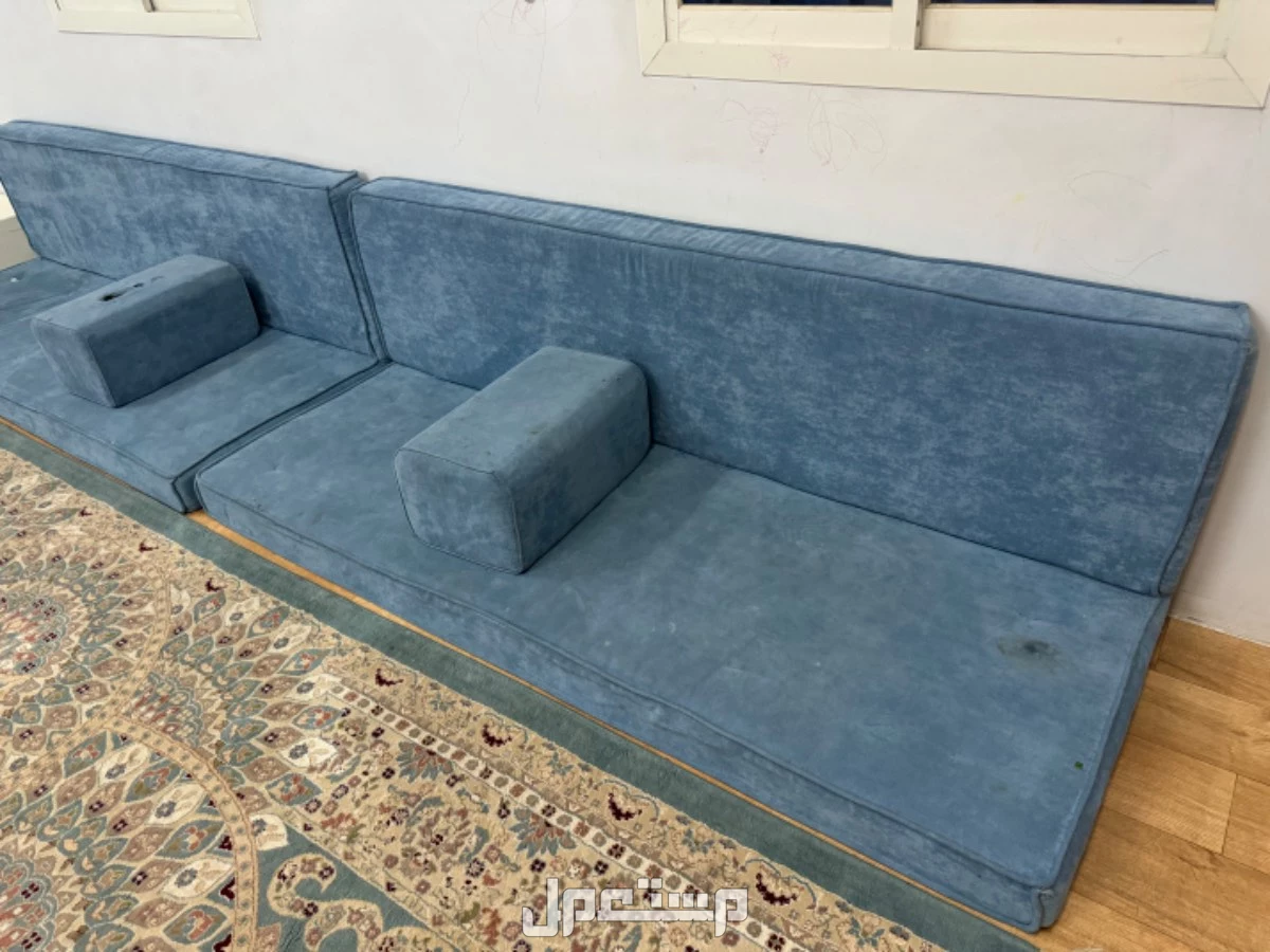 جلسة ارضيه بحاله ممتازه  في الرياض بسعر 250 ريال سعودي
