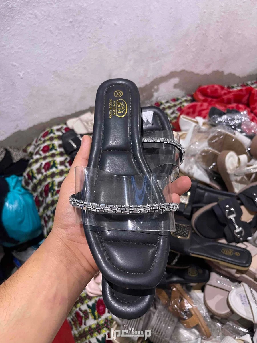 احذيه نساي وشوزات جديده للبيع مستعجل الكميه كامل 130 حبه سعر الحبه10﷼