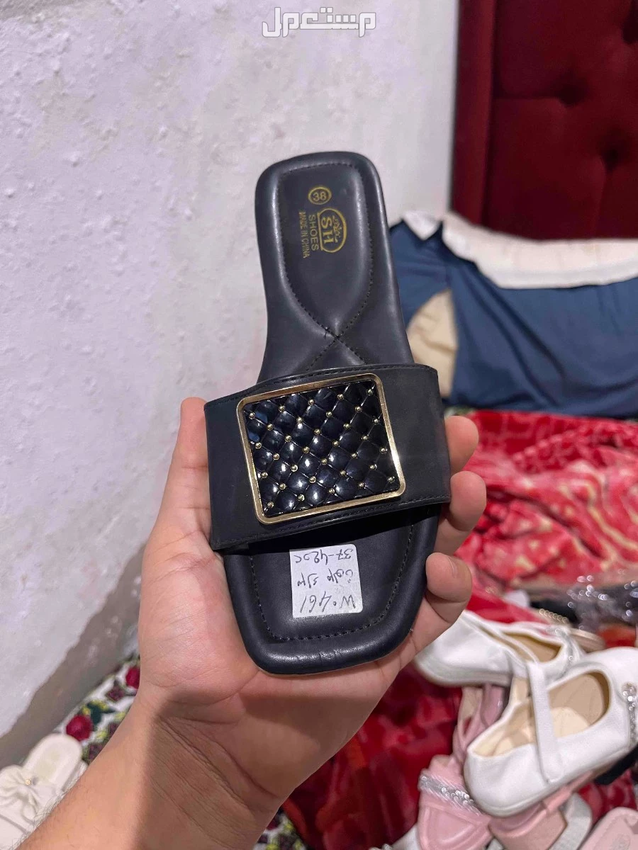 احذيه نساي وشوزات جديده للبيع مستعجل الكميه كامل 130 حبه سعر الحبه10﷼