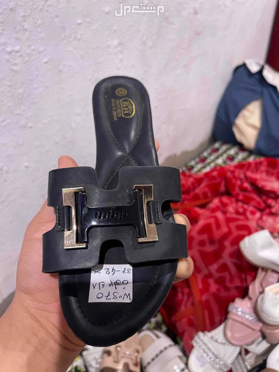 احذيه نساي وشوزات جديده للبيع مستعجل الكميه كامل 130 حبه سعر الحبه10﷼