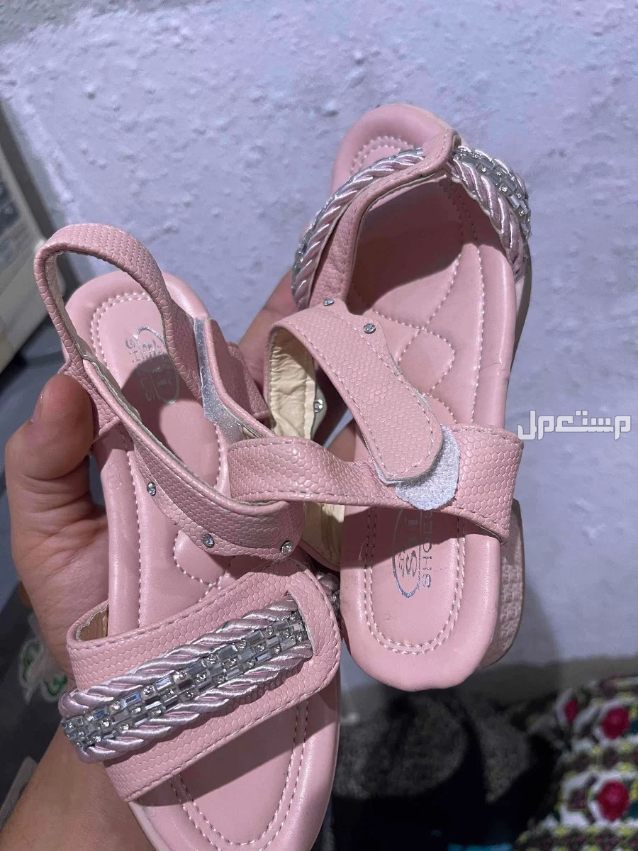 احذيه نساي وشوزات جديده للبيع مستعجل الكميه كامل 130 حبه سعر الحبه10﷼