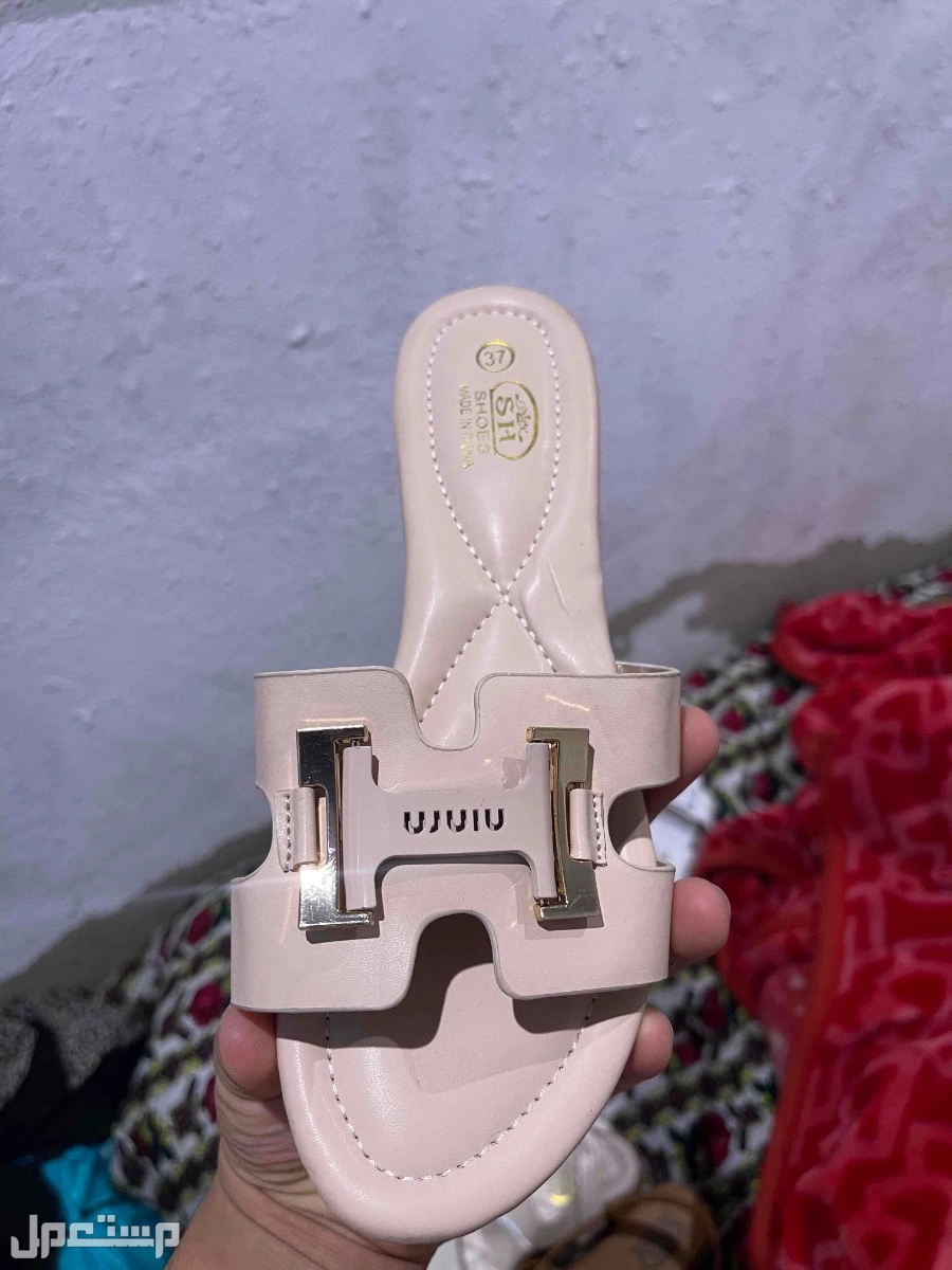 احذيه نساي وشوزات جديده للبيع مستعجل الكميه كامل 130 حبه سعر الحبه10﷼