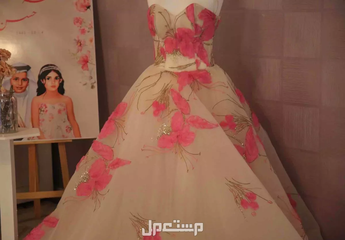 جدة ، فستان عروسة او اخت عروسة او احت عريس