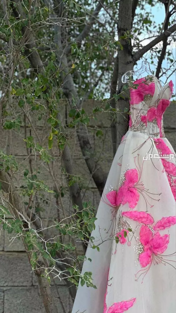 جدة ، فستان عروسة او اخت عروسة او احت عريس