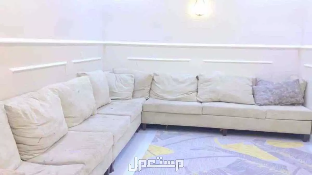 كنب للبيع اثاث - كنب كويس خشب قوي يحتاج تنظيف فقط لاغير