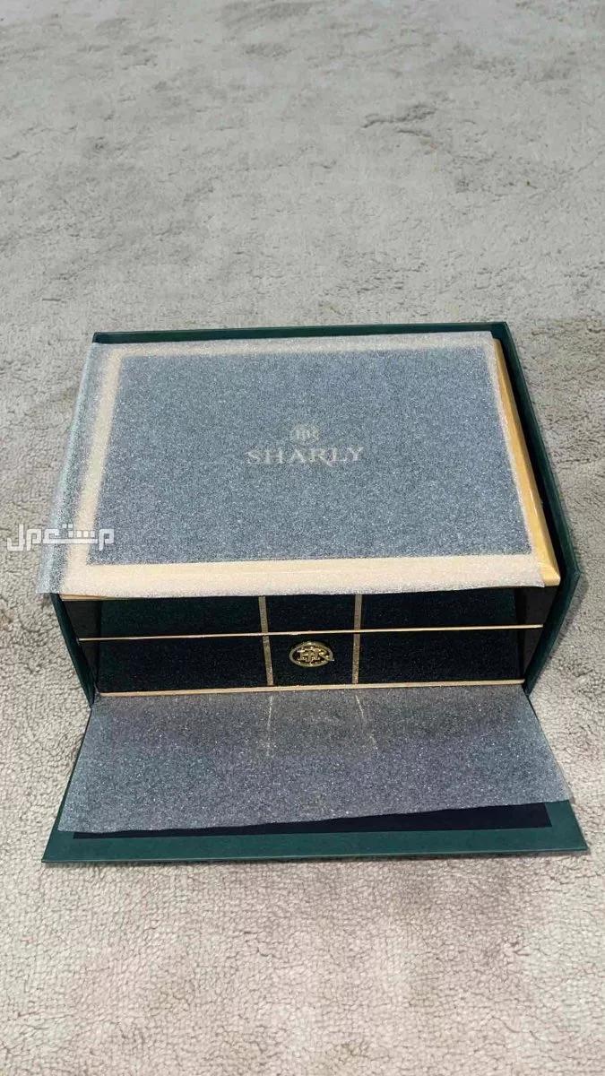 للبيع ساعة شارلي الماس رجالية  في الخرج بسعر ألف ريال سعودي