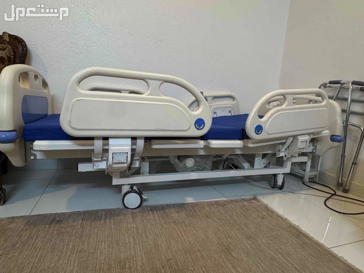 للبيع سرير طبي فايبر اخو الجديد