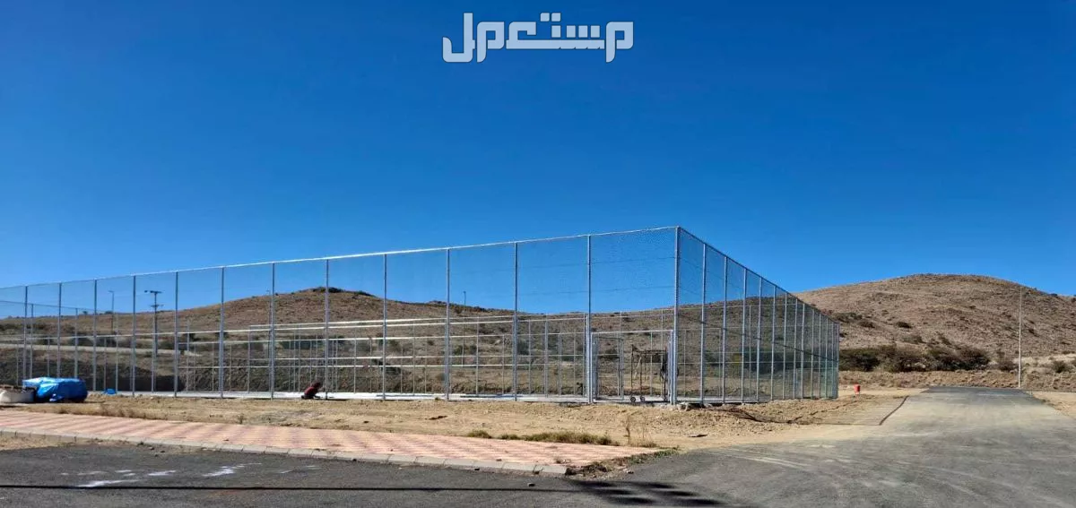 نقوم بتوريد وتركيب جميع انواع المضلات وزرعه النخيل وتركيب جميع انواع اشبوك والملعب التواصل 0505790526 في الرياض