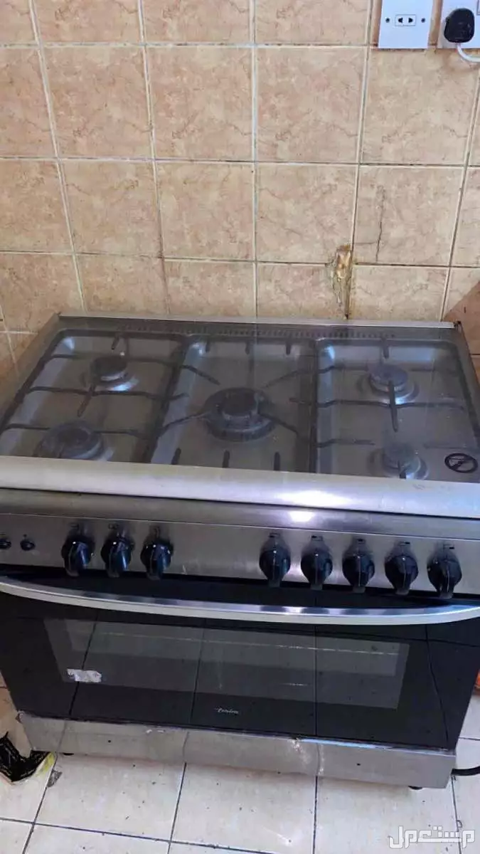 مكيف وفريزر وفرن عاز وثلاجة ماء مع فلتر