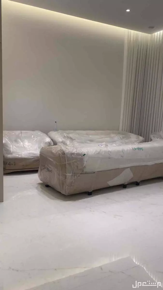 كنب جديد غير مفتوح بسعر 6000 قابل للتفاوض في القطيف