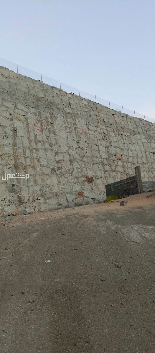 بوكلين للايجار قص اراضي وبنا حجر