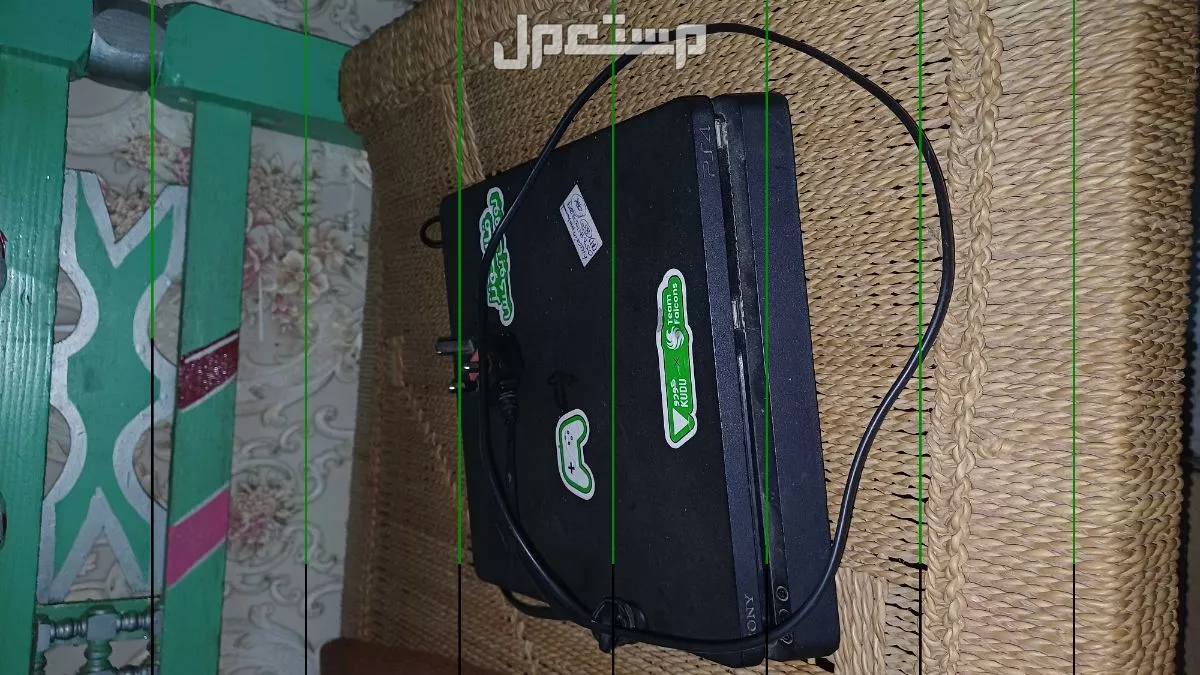 جهاز ps4 slim مستعمل  مساحه جهاز 512gb يوجد  سلك كهربا فقط