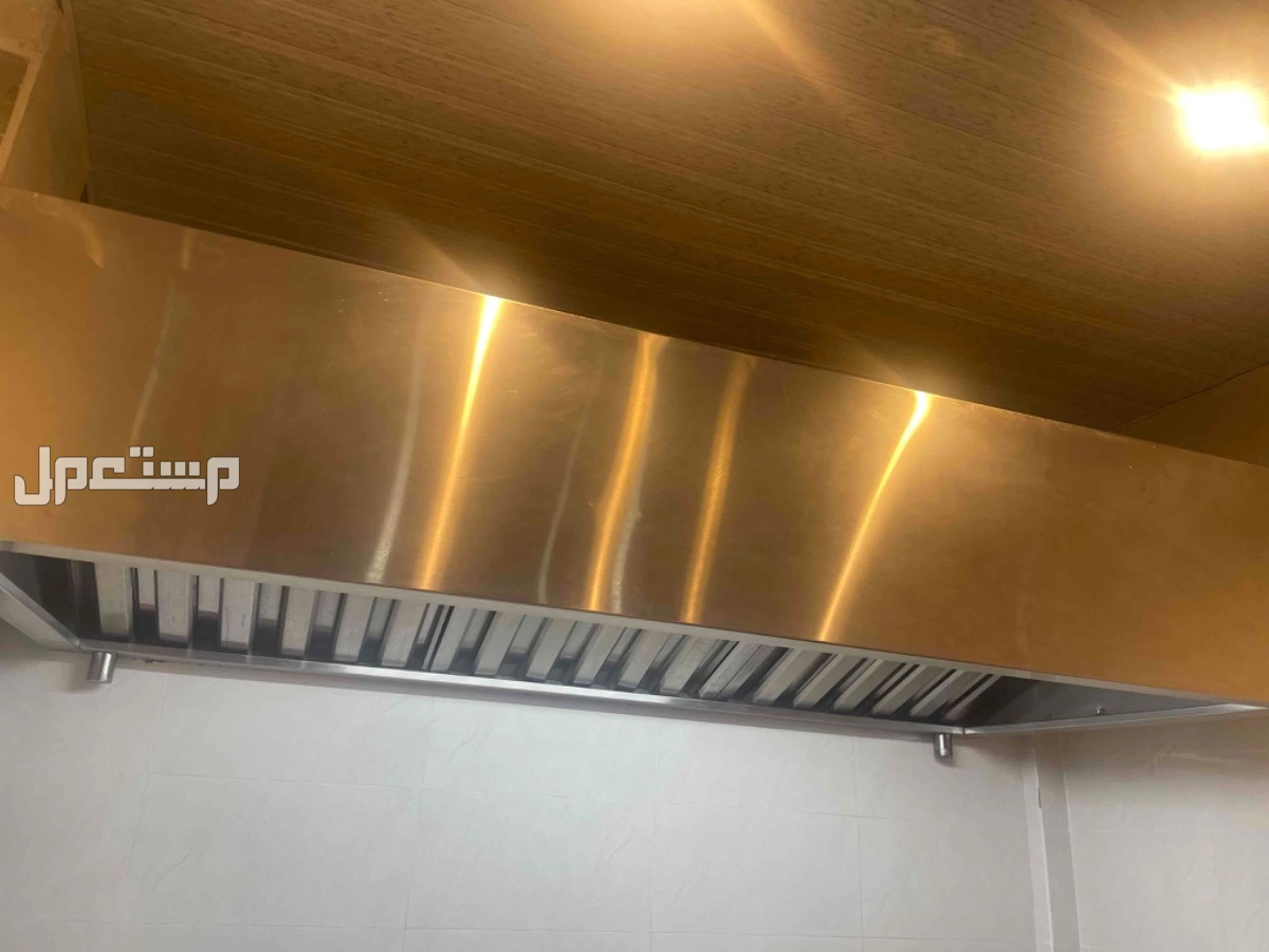 اجهزة و معدات مطعم شبة جديدة للبيع