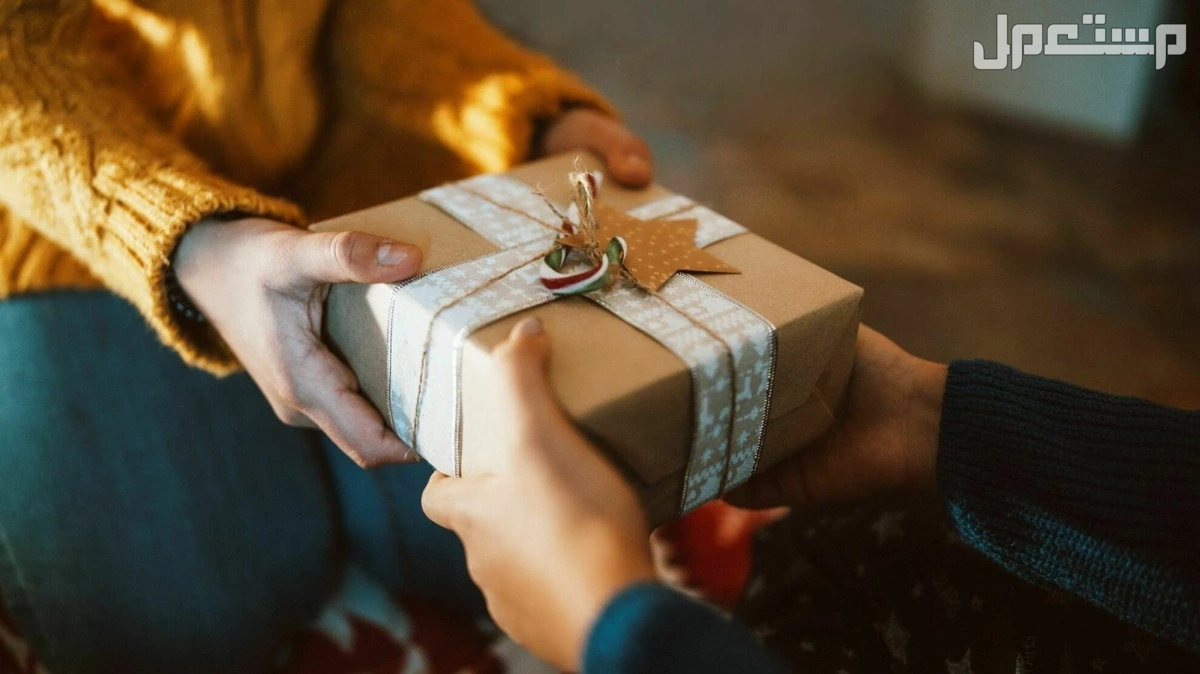 عبارات تكتب على الهدايا.. خلّي هديتك تحكي عنك! عبارات تكتب على الهدايا للحبيب