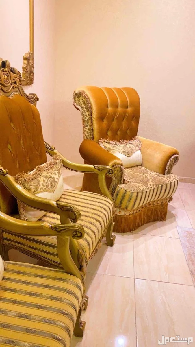 كنب 12 مقعد وستارتين للبيع 1800