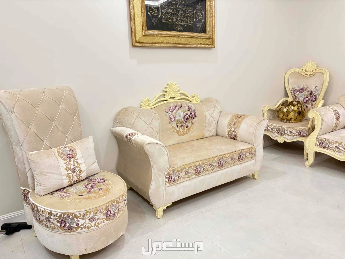 طقم كنب 6 قطع بحاله جيده البيع مستعجل  الموقع مكة ولي العهد