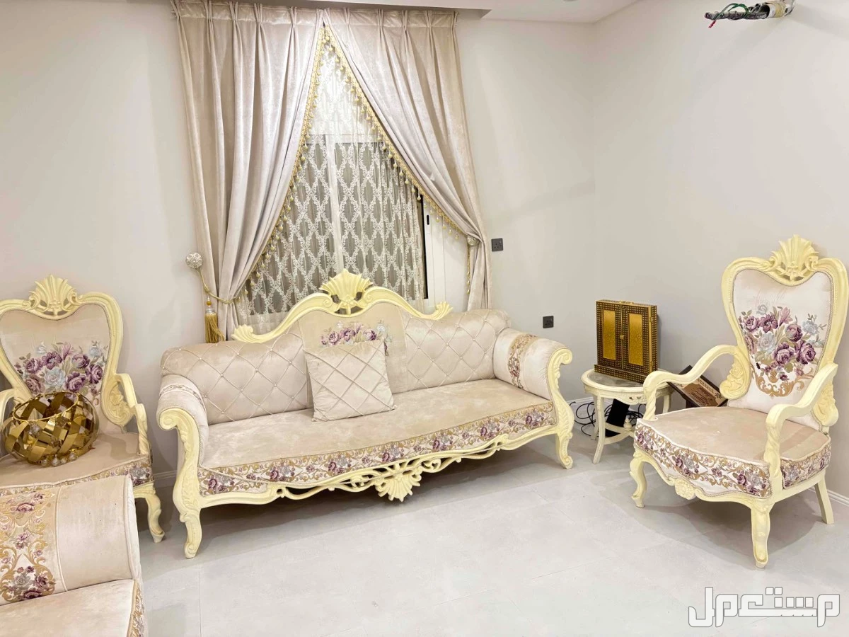 طقم كنب 6 قطع بحاله جيده البيع مستعجل  الموقع مكة ولي العهد