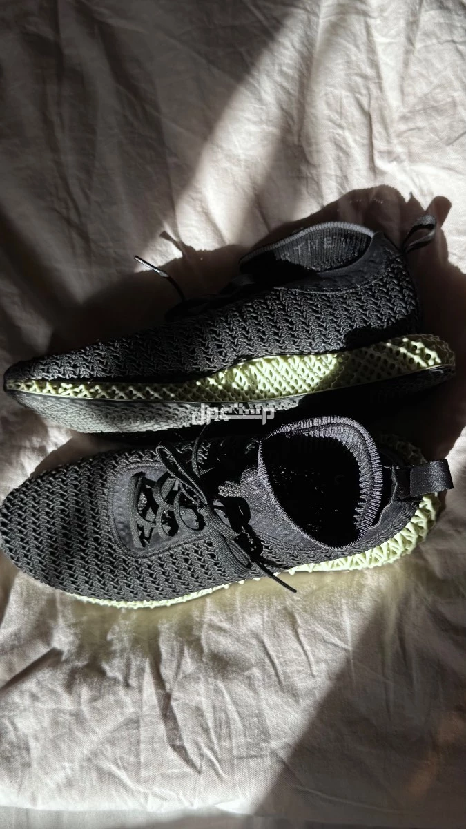 شوز Stella McCartney x AlphaEdge 4D نظيف جداً