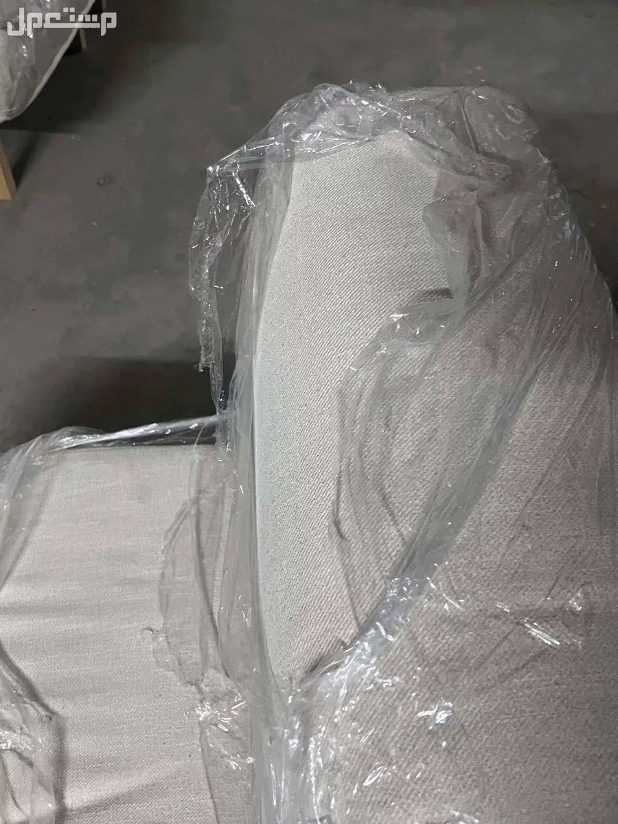2 كنب مفرد مع طاوله ب300 ريال في الخبر