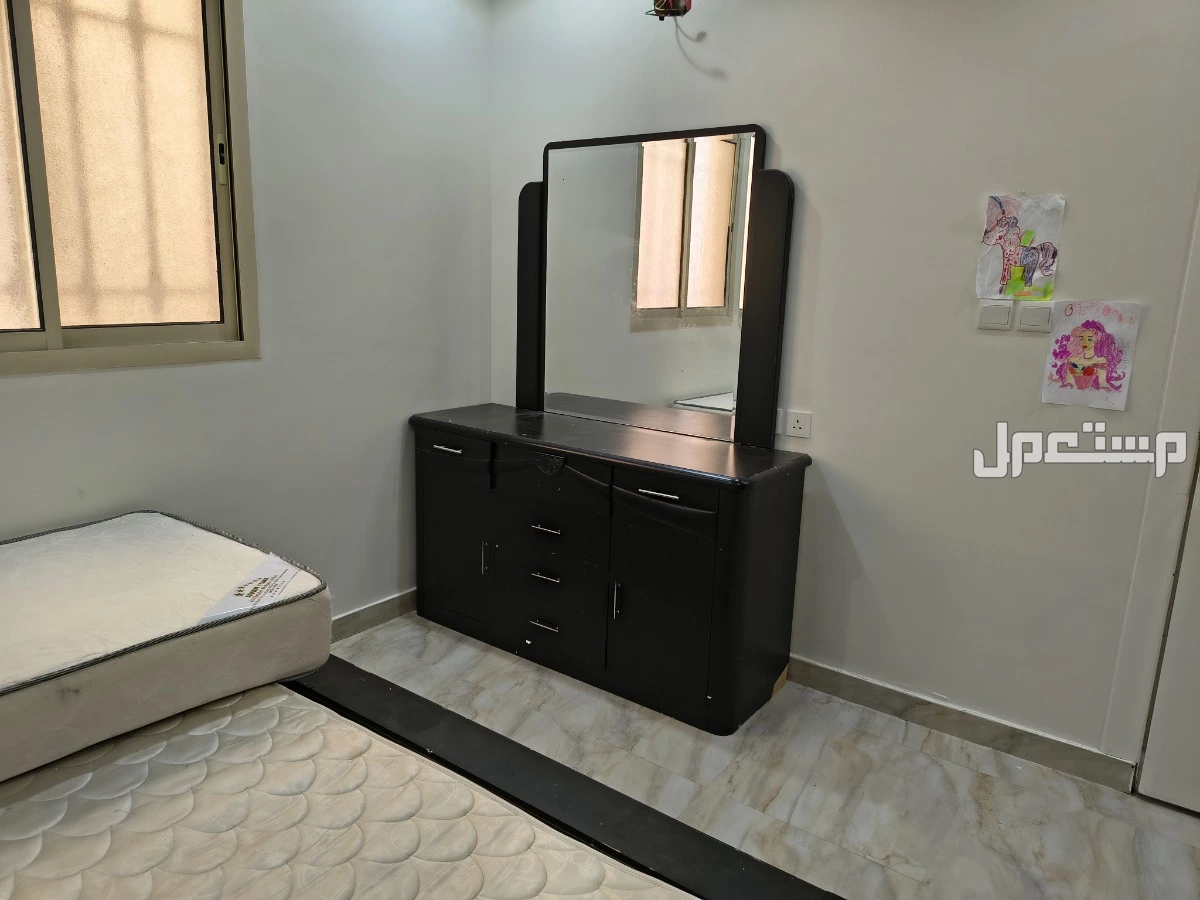للبيع فرش شقه كامل للبيع في الرياض
