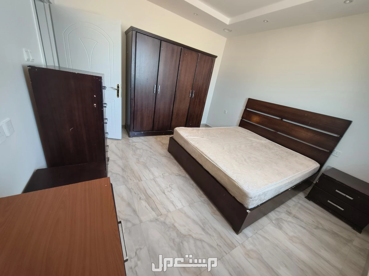 للبيع فرش شقه كامل للبيع في الرياض
