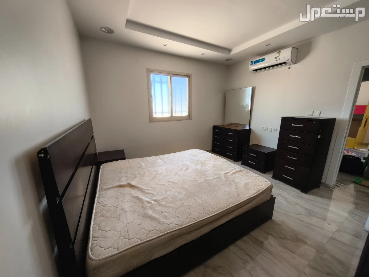 للبيع فرش شقه كامل للبيع في الرياض