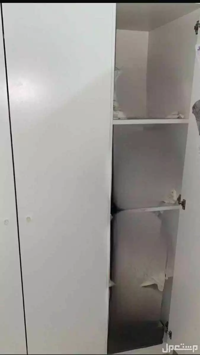 دولاب من ايكيا نظيف وبدون خدوش على السوم